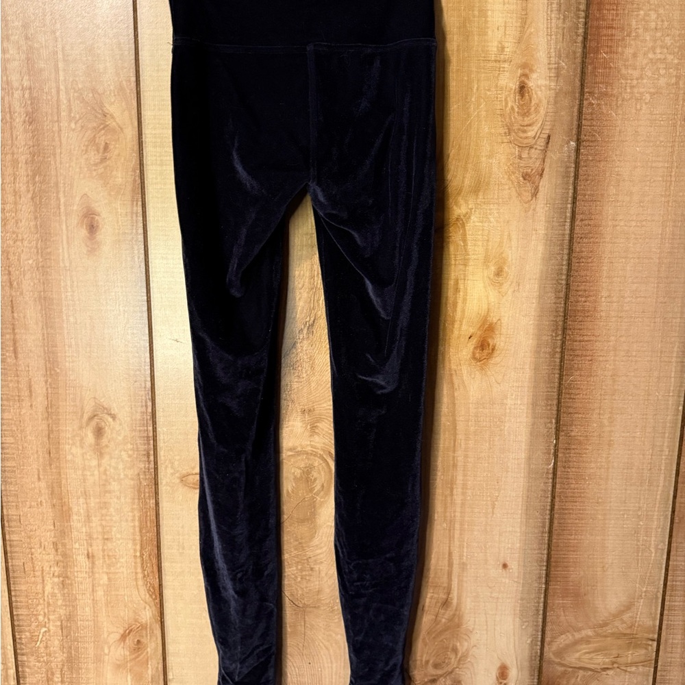 Lululemon Wunder Lounge High-Rise
Tight 28" *Velvet - Black $118 Retail - Picture 9 of 12